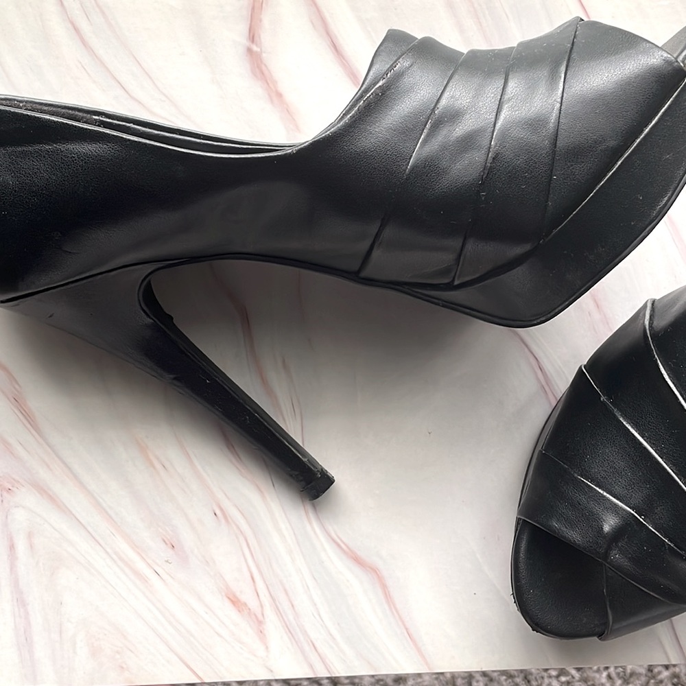 Retro Platform Heel Size 9! 💃🏻